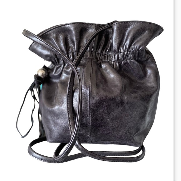 HOBO The Original Bucket Black Crossbody Bag H8.5’ X W9.5’X D3.5’ - Picture 3 of 12